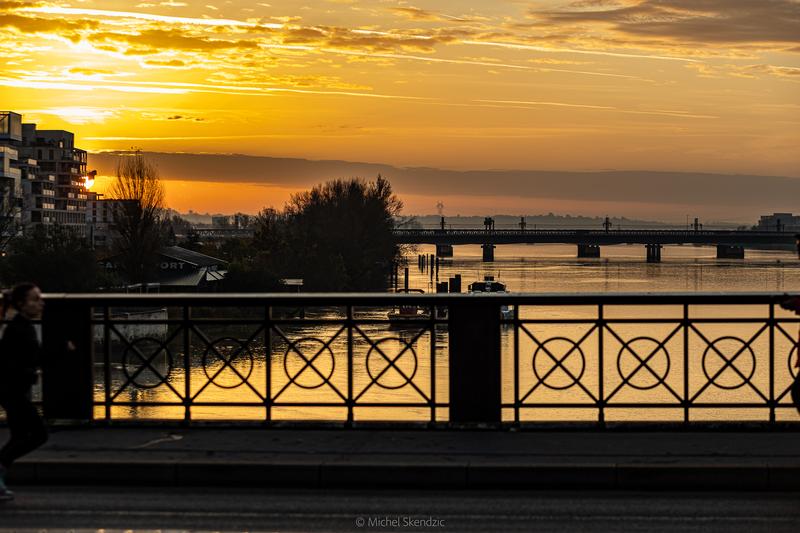 Coucher de soleil sur le pont